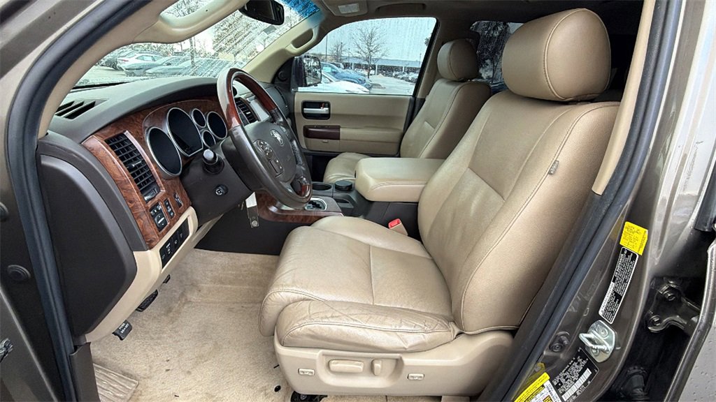 Used 2011 Toyota Sequoia Platinum image 16