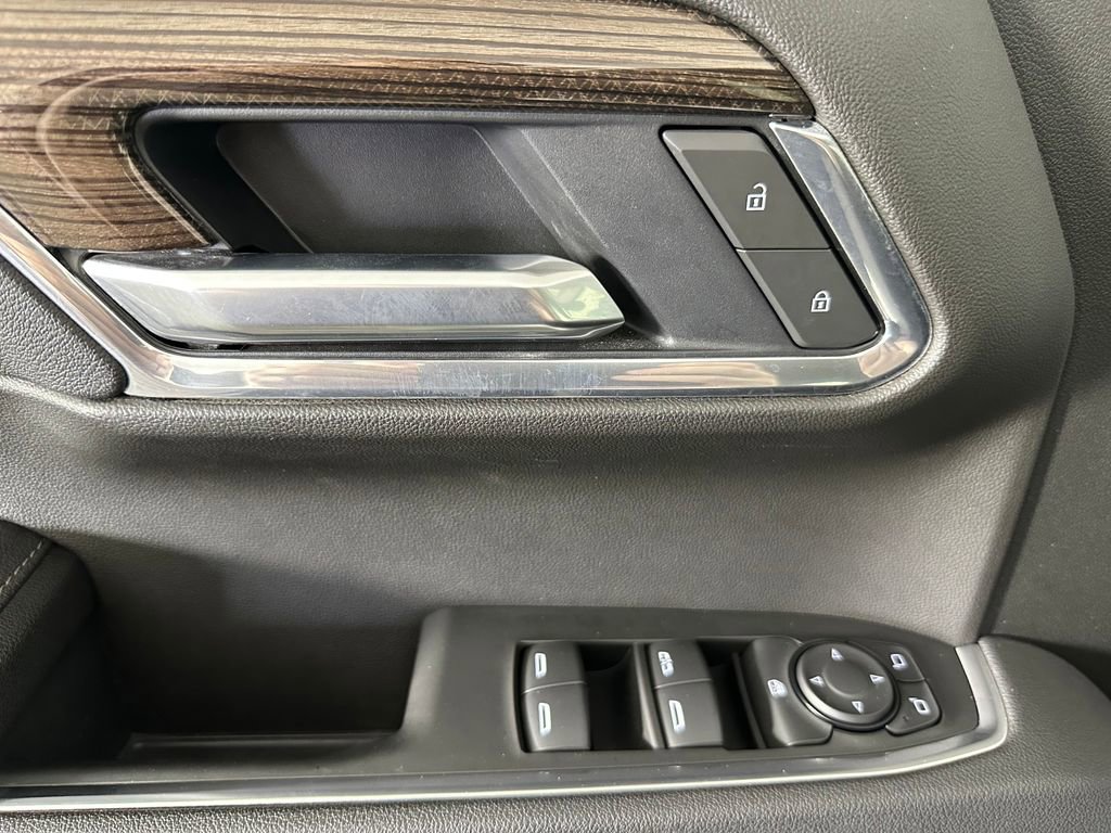 Used 2025 Chevrolet Silverado 1500 LT AWD/4WD image 24