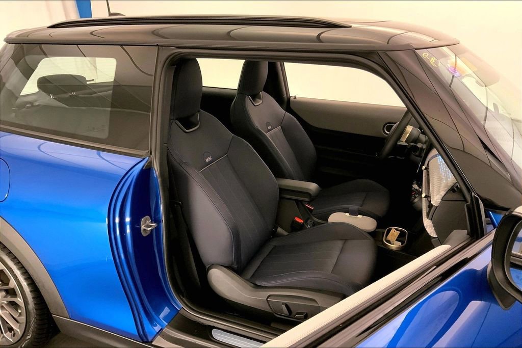 Used 2025 MINI Cooper S image 6