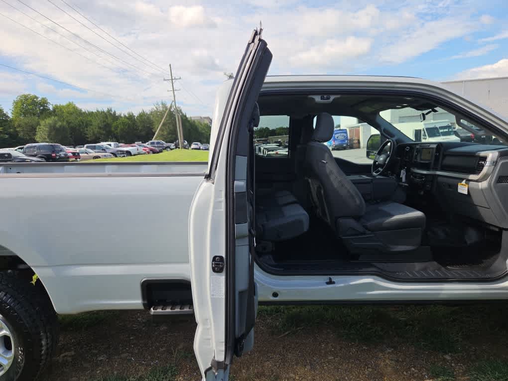New 2026 Ford F350 XLT AWD/4WD image 15