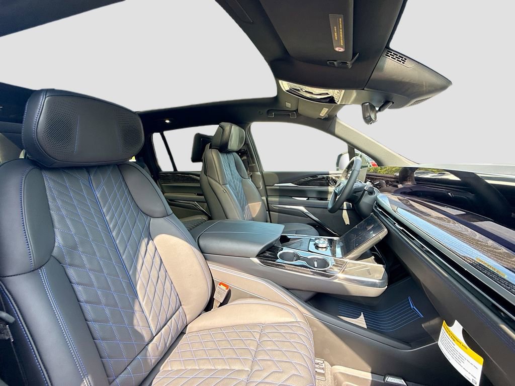 New 2026 Cadillac Escalade IQ Sport 1 w/ LPO, Floor Liner Package image 31