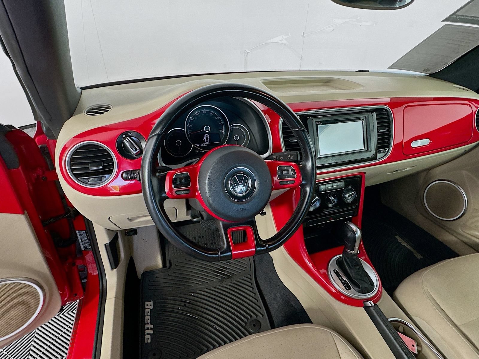 Used 2019 Volkswagen Beetle 2.0T S FWD image 11