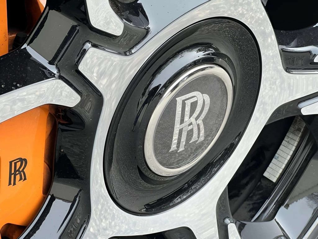 Certified 2024 Rolls-Royce Cullinan Black Badge AWD/4WD image 15