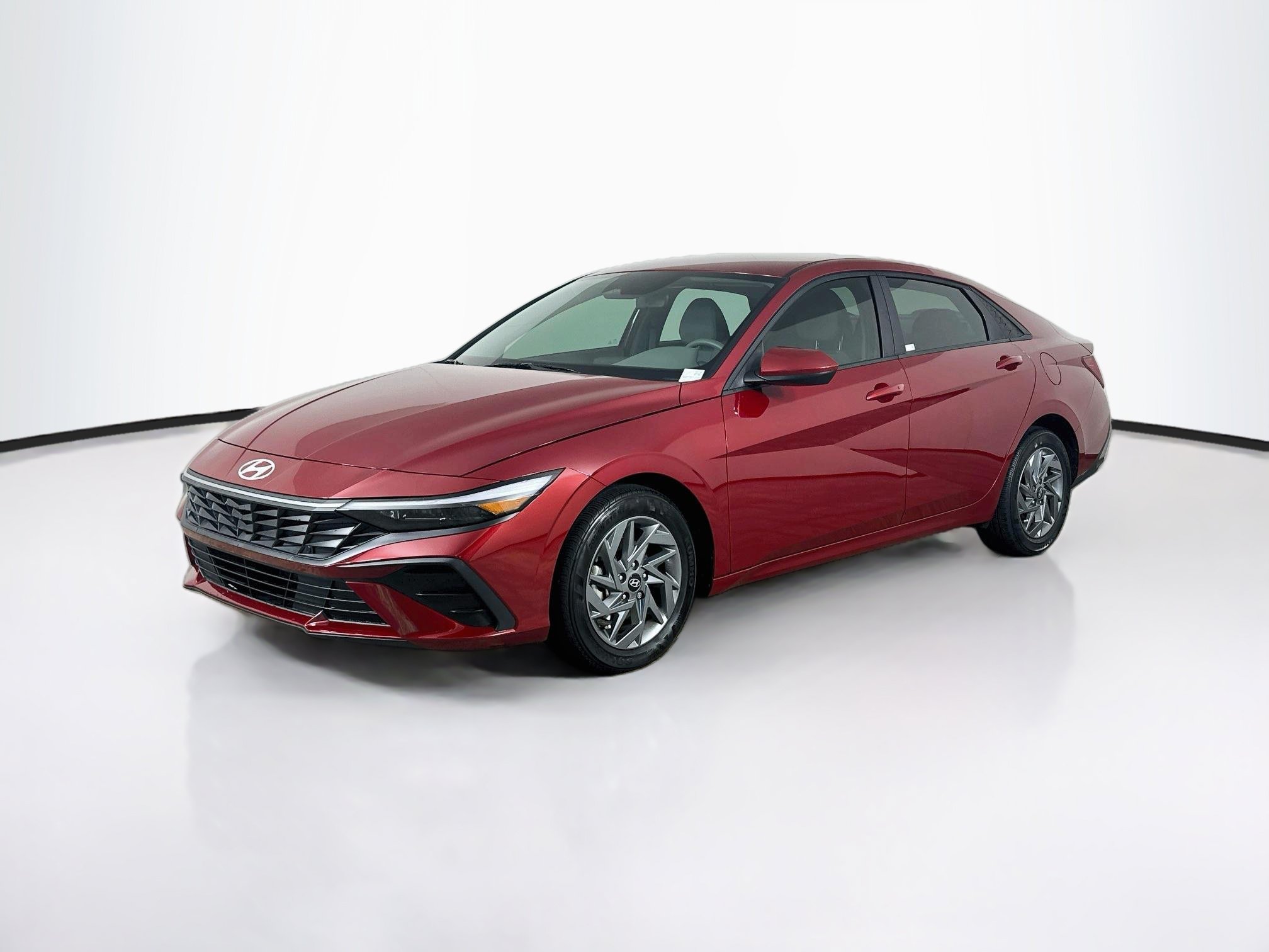 Used 2024 Hyundai Elantra SEL FWD image 3