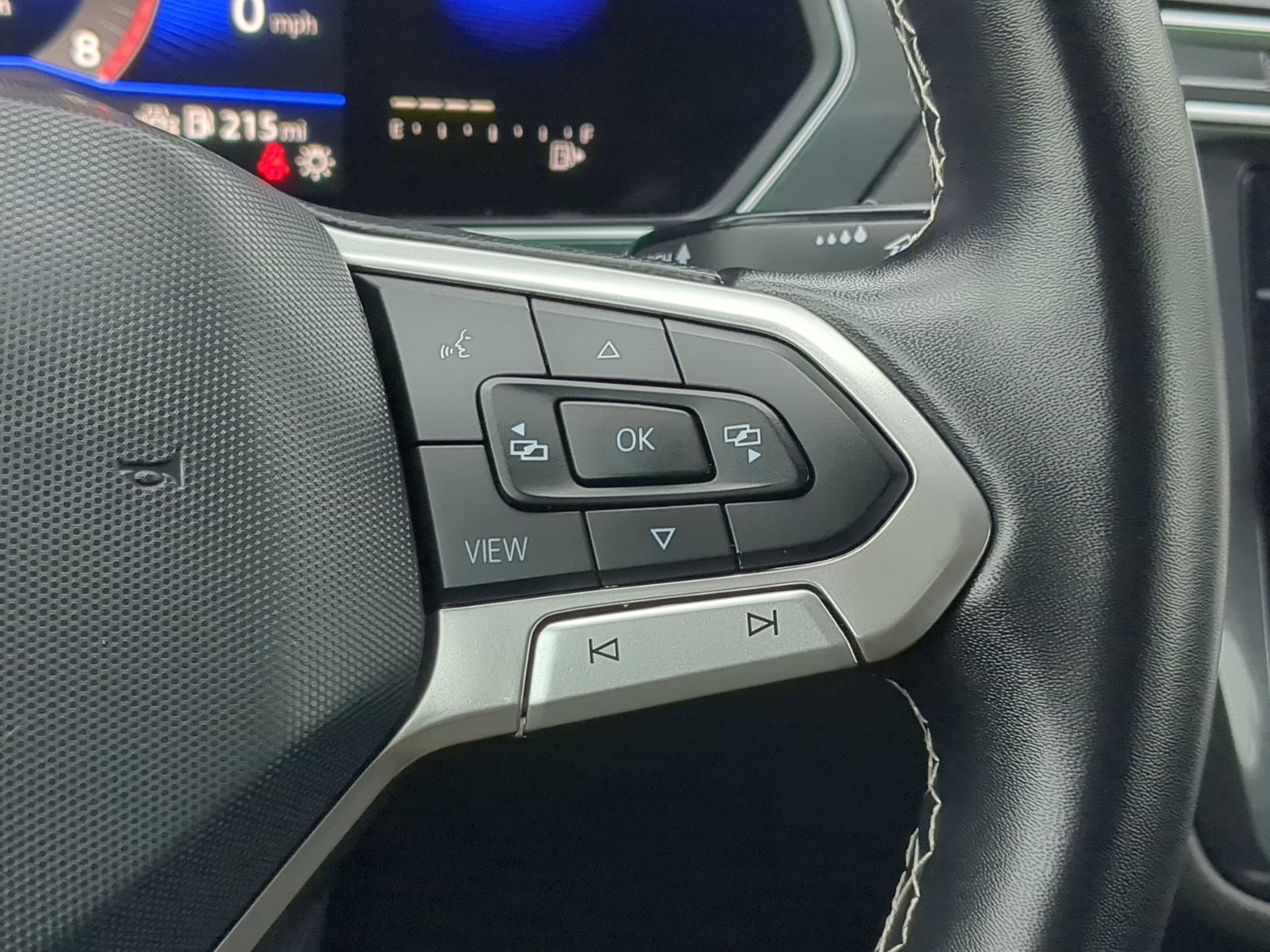 Used 2023 Volkswagen Tiguan SE image 19