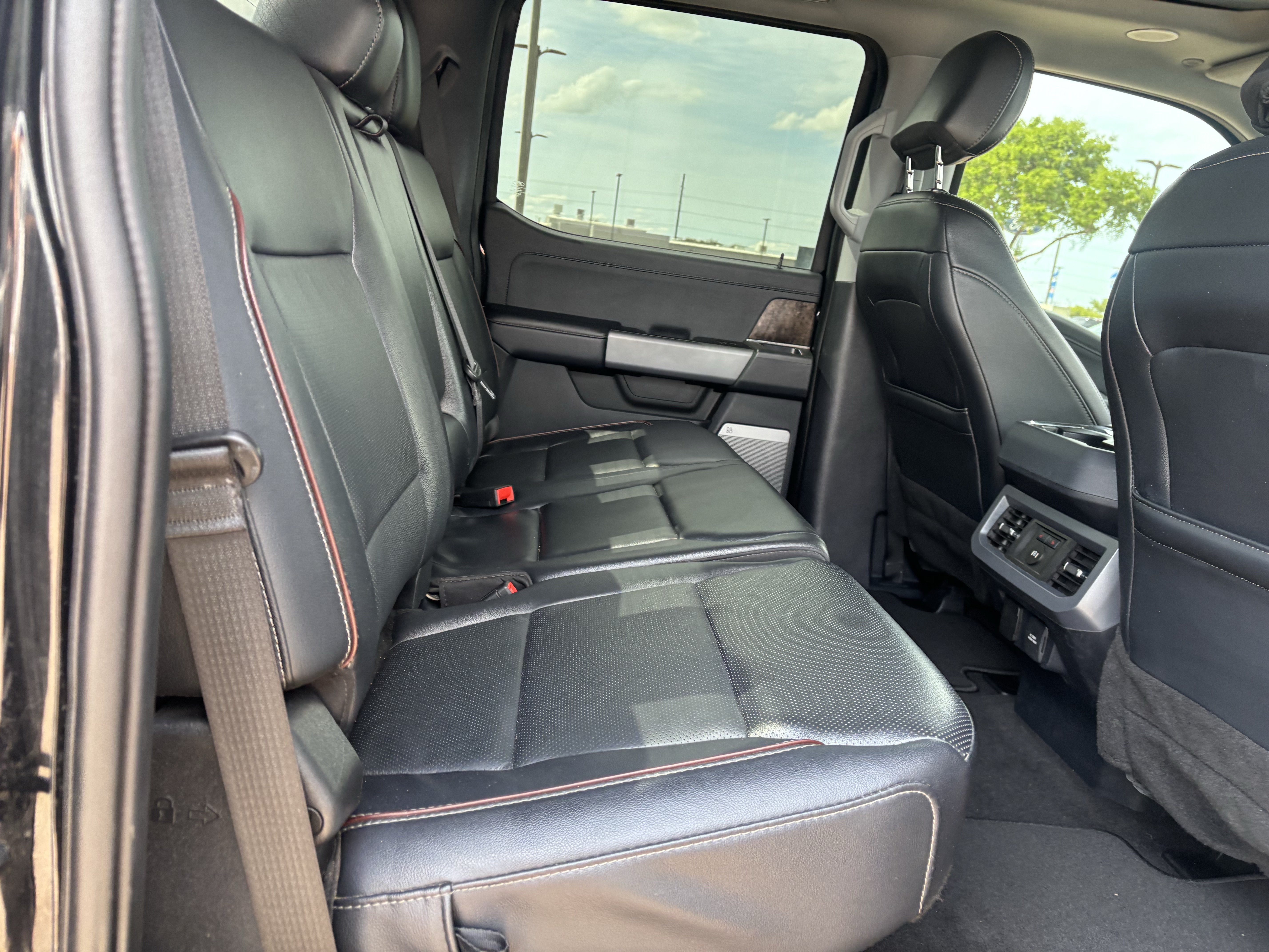 Certified 2024 Ford F250 Lariat w/ Lariat Ultimate Package AWD/4WD image 20
