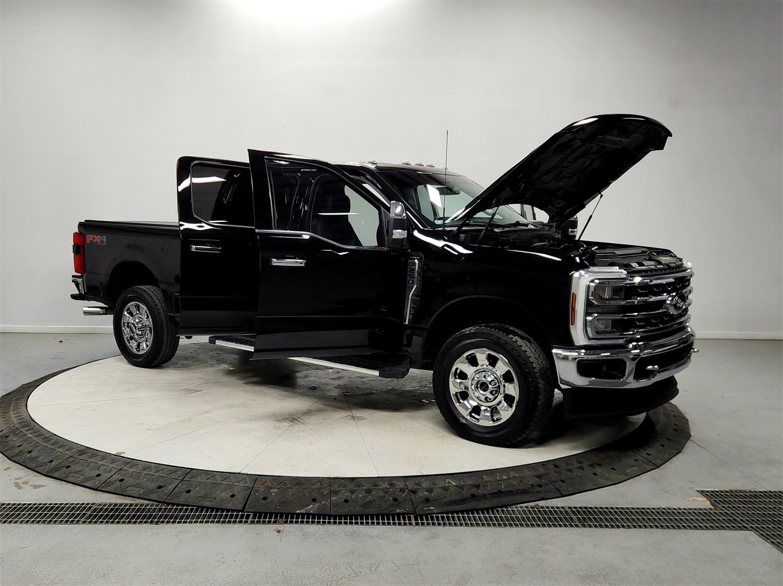 Used 2024 Ford F250 Lariat w/ Chrome Package image 9
