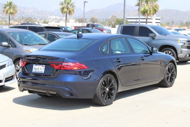 Used 2022 Jaguar XF SE image 21