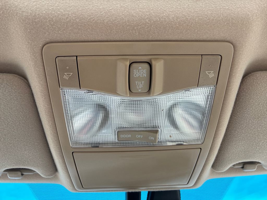 Used 2011 Toyota Avalon Limited image 30