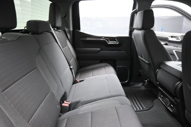 Used 2024 Chevrolet Silverado 1500 LT AWD/4WD image 29