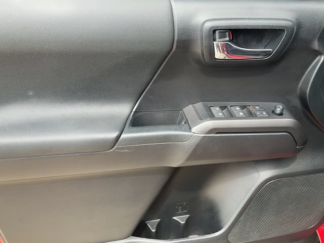 Used 2019 Toyota Tacoma TRD Off-Road AWD/4WD image 10