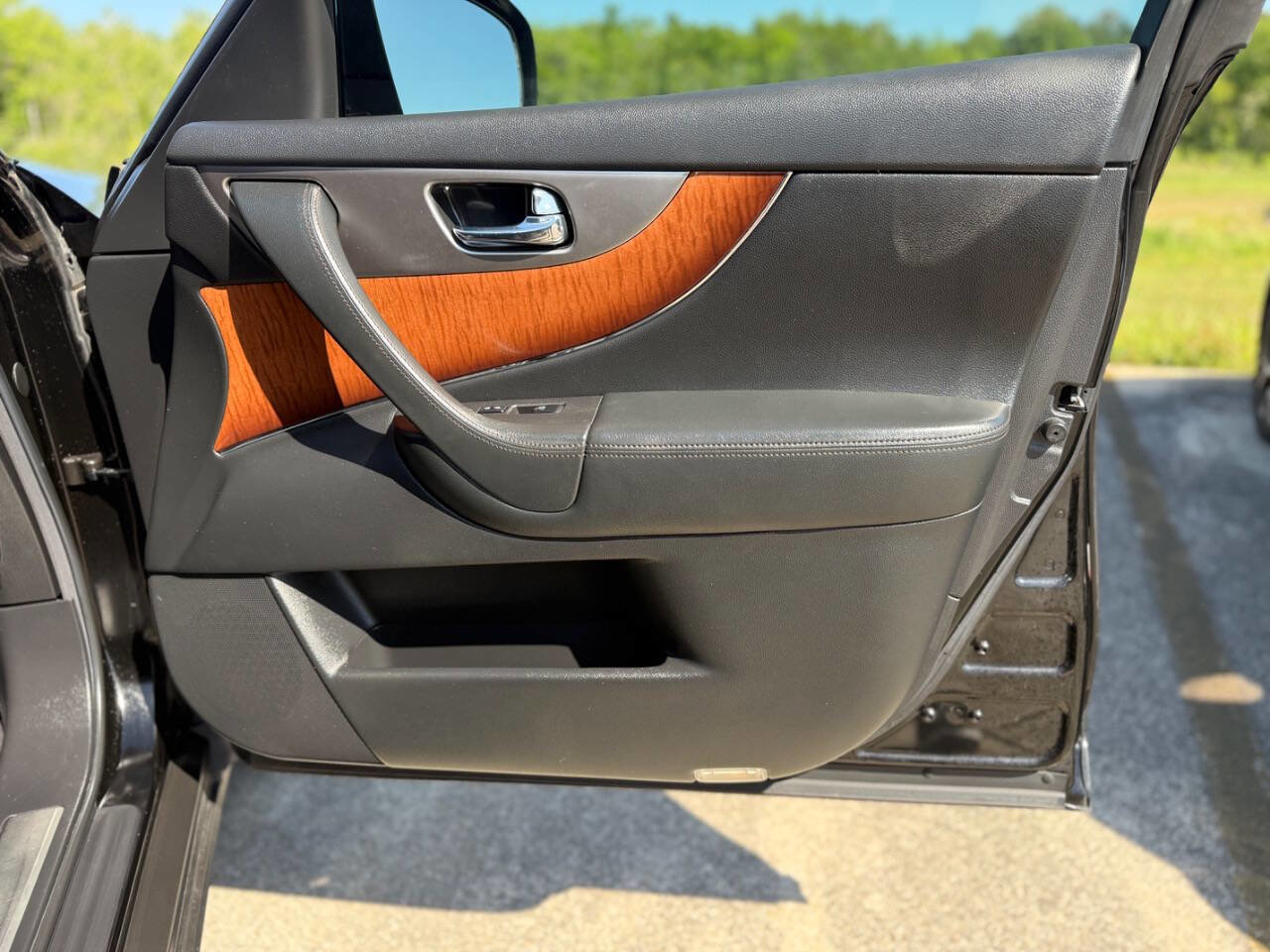 Used 2016 INFINITI QX70 2WD w/ Premium Package image 27