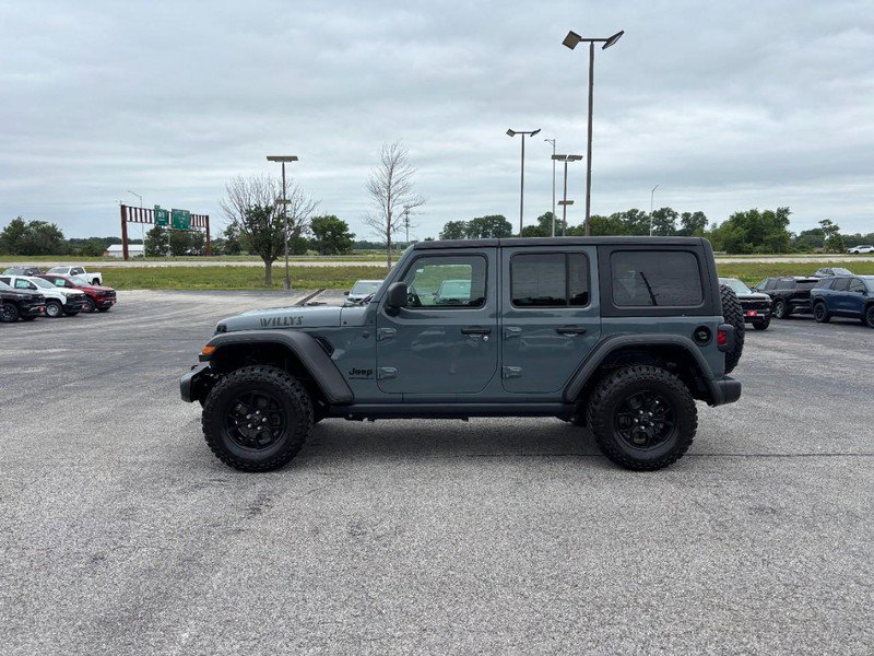 Used 2024 Jeep Wrangler Unlimited Sport AWD/4WD image 2
