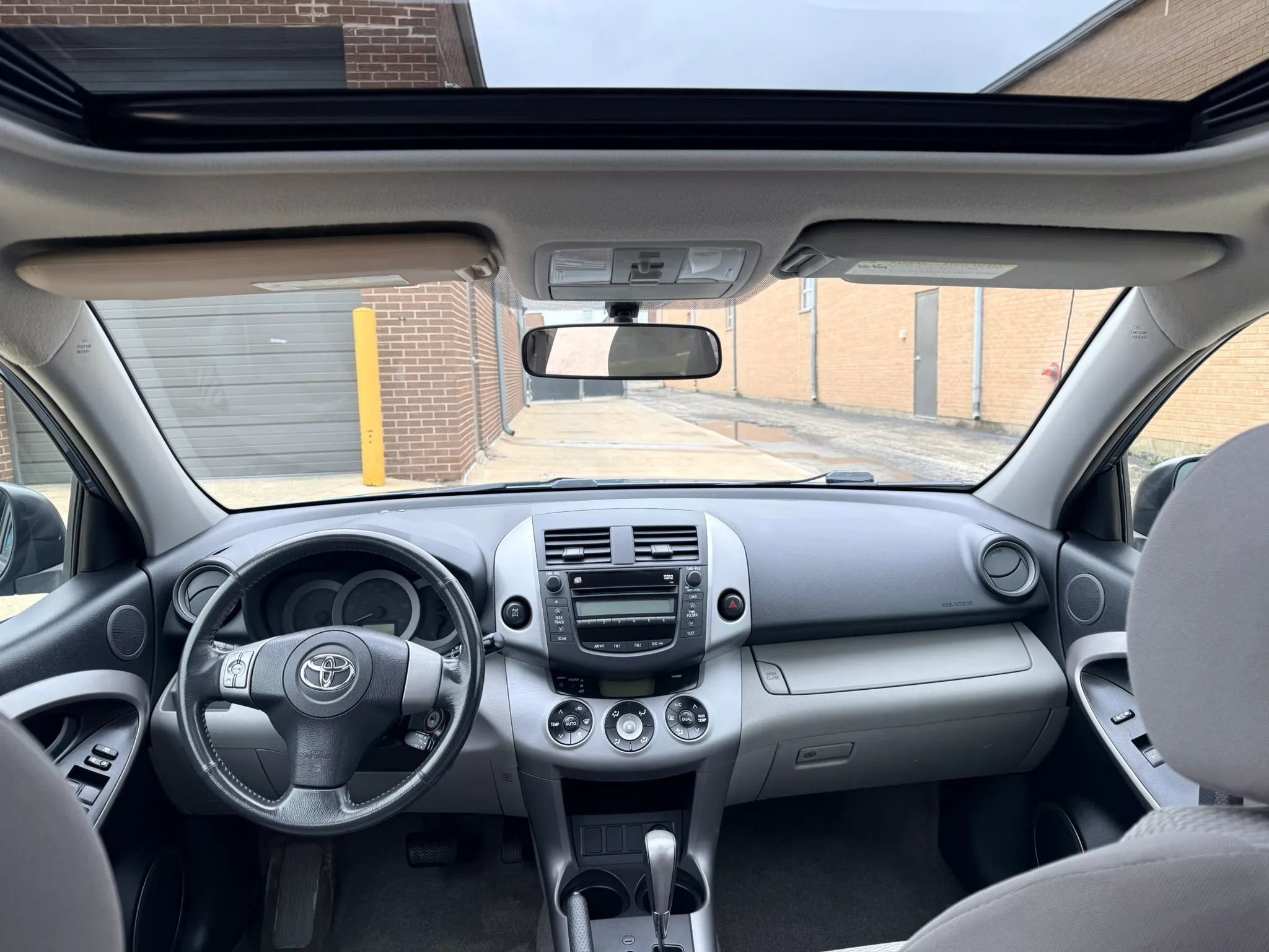 Used 2008 Toyota RAV4 Limited image 9