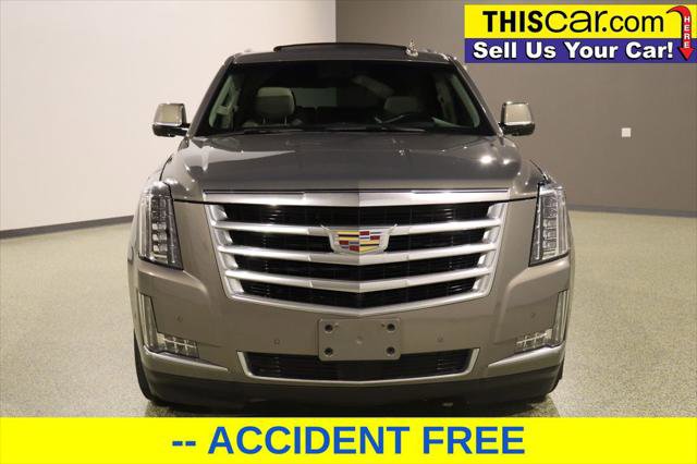 Used 2018 Cadillac Escalade Premium Luxury image 2