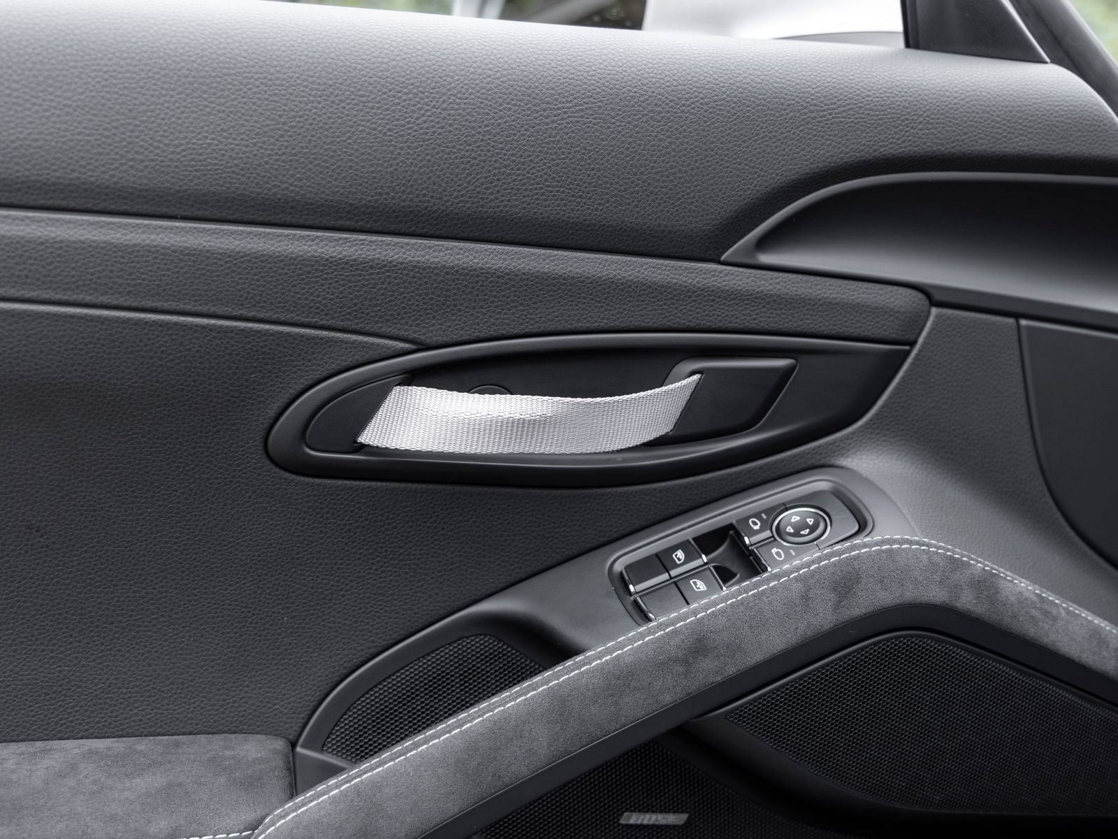 Certified 2020 Porsche 718 Cayman GT4 RWD image 32