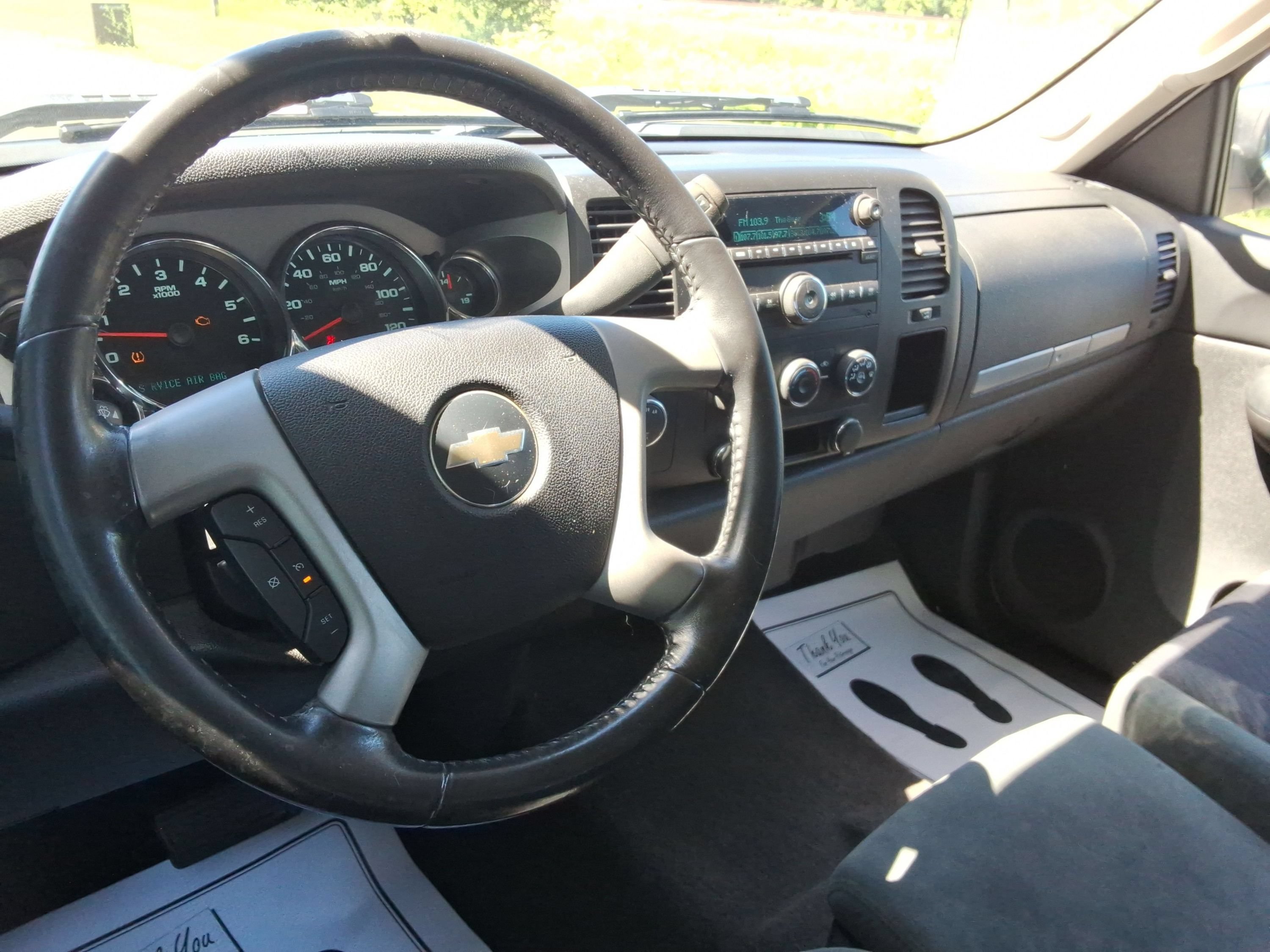 Used 2009 Chevrolet Silverado 1500 LT AWD/4WD image 12