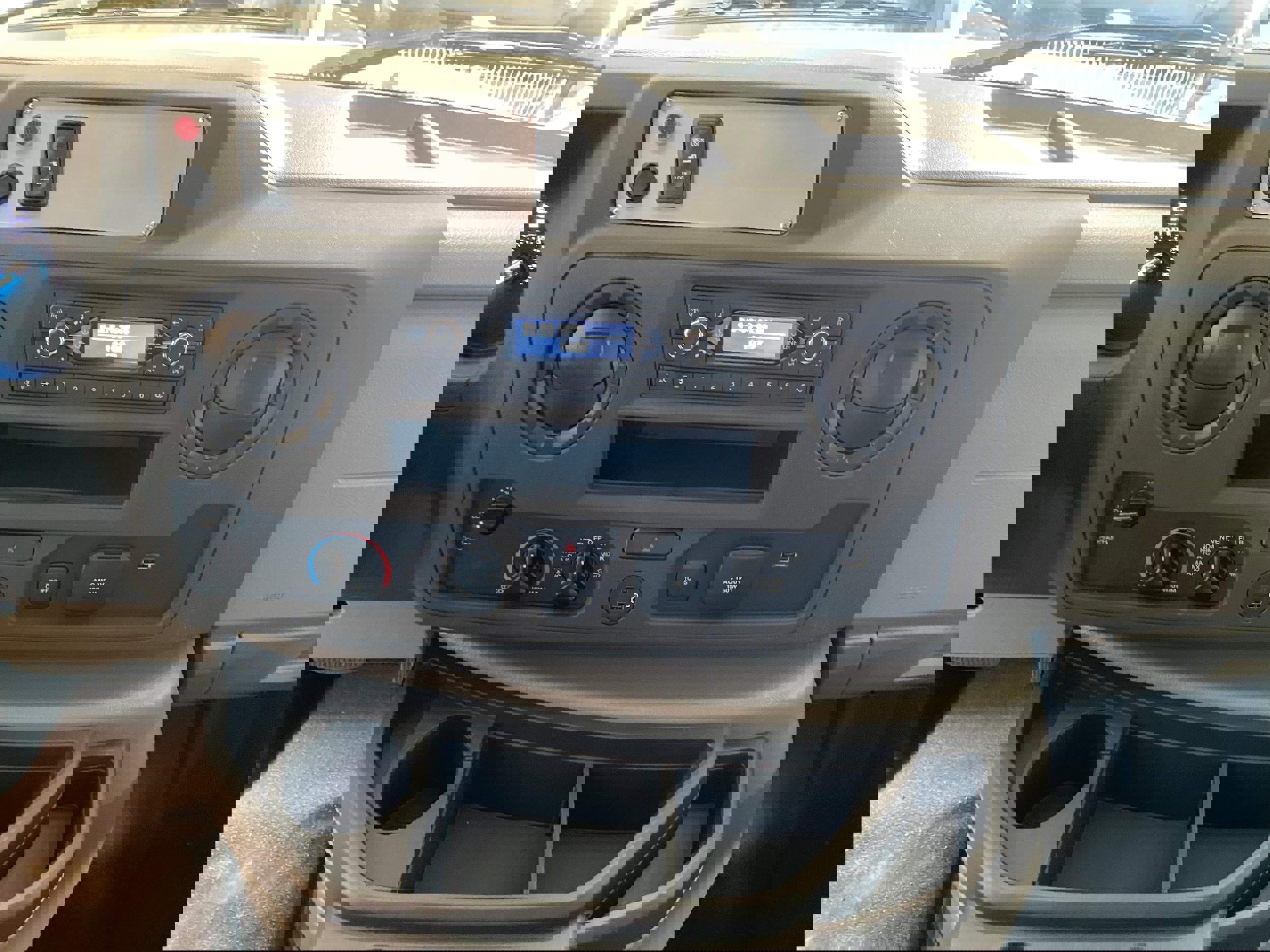 New 2026 Ford E-450 and Econoline 450 Super Duty w/ Power Equipment Group image 22