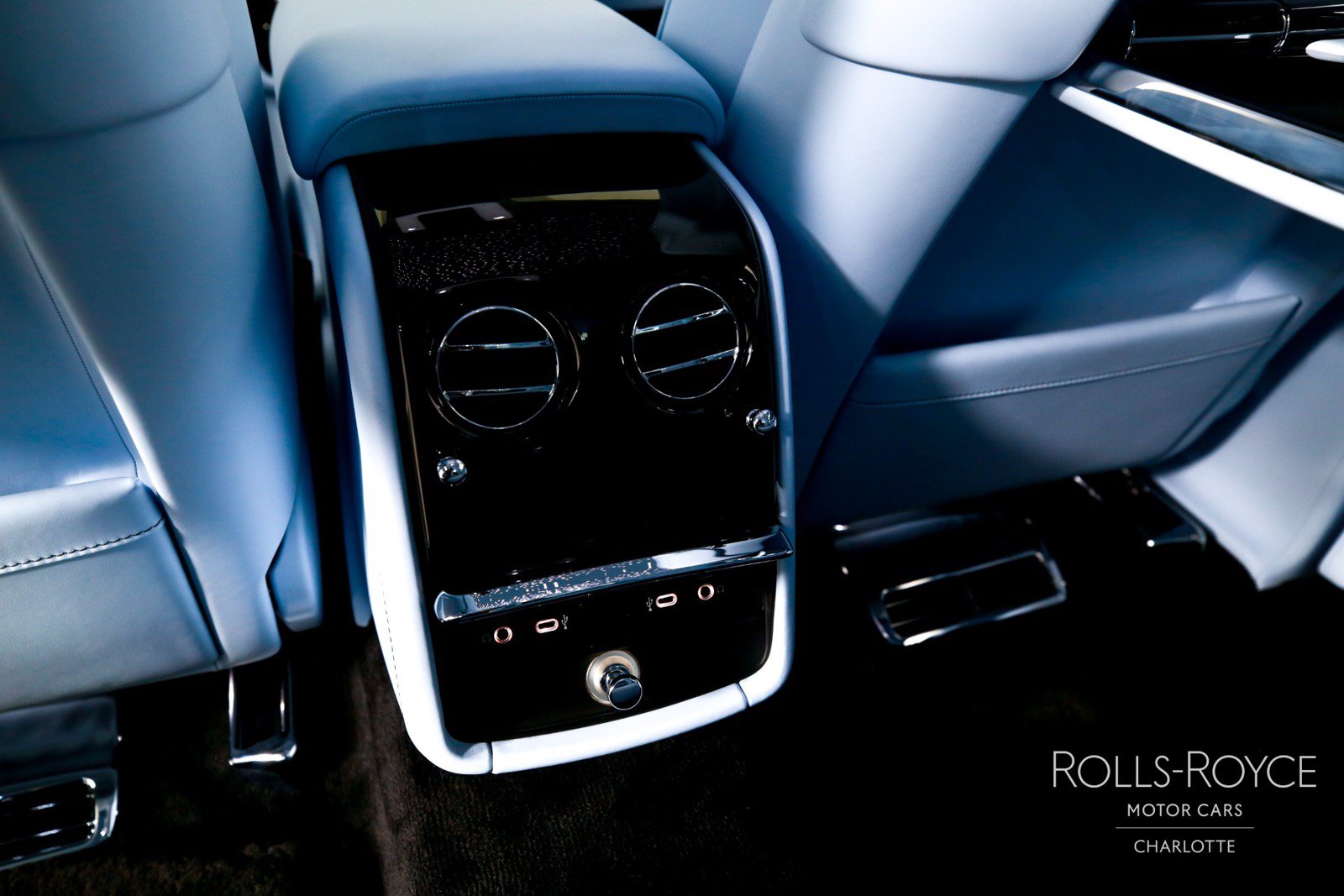 New 2027 Rolls-Royce Phantom Sedan RWD image 23