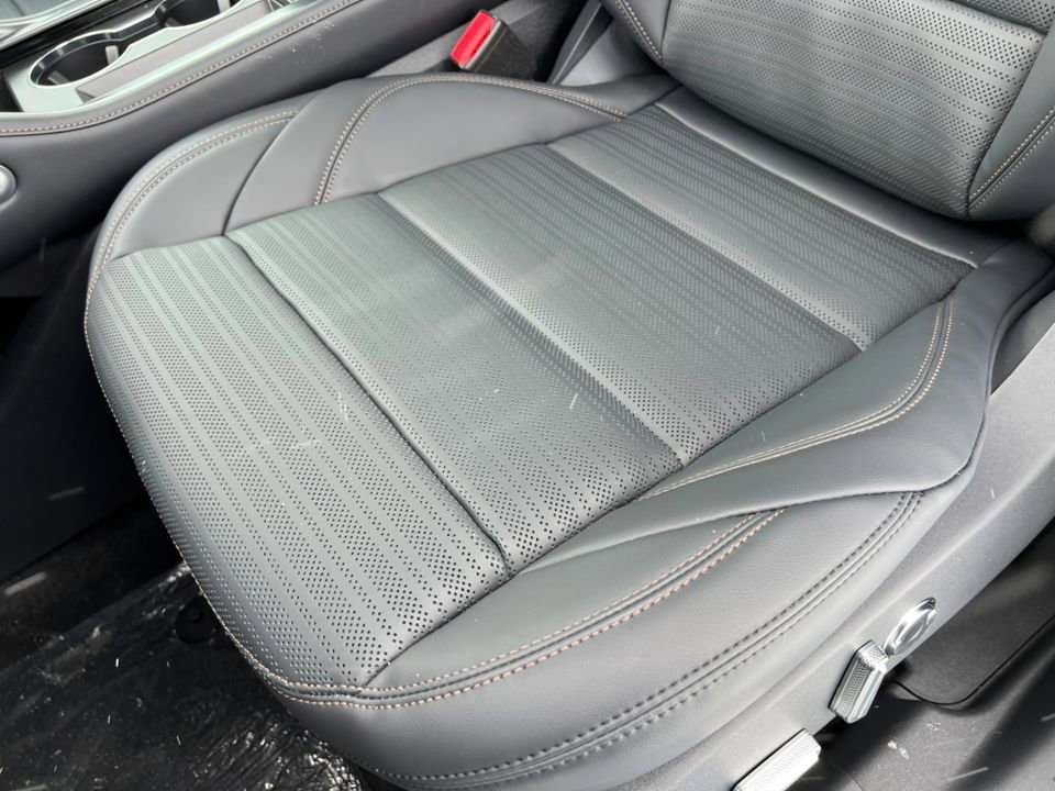 New 2026 Lincoln Nautilus Reserve w/ Jet Appearance Package AWD/4WD image 10