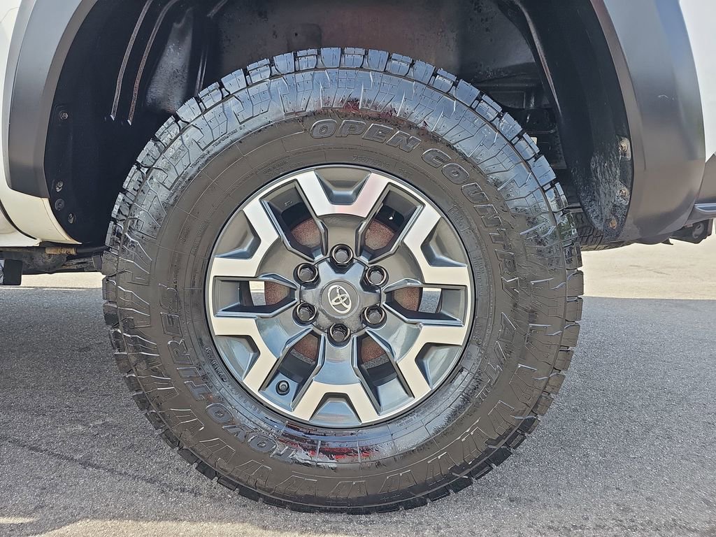 Used 2018 Toyota Tacoma TRD Off-Road image 34