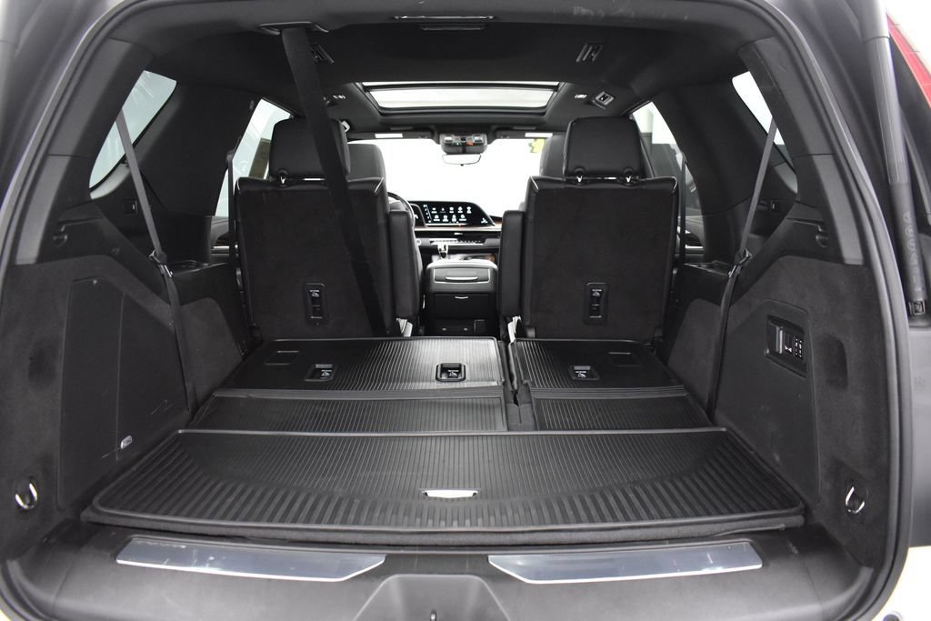 Used 2024 Cadillac Escalade Premium Luxury w/ LPO, Floor Liner Package AWD/4WD image 36