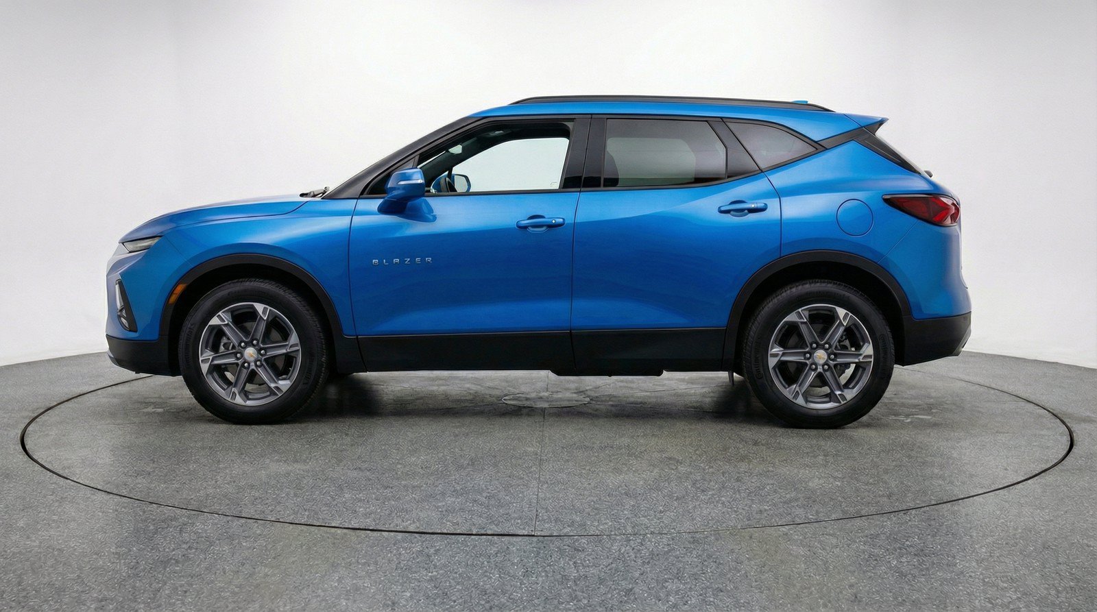 Used 2025 Chevrolet Blazer LT FWD image 5