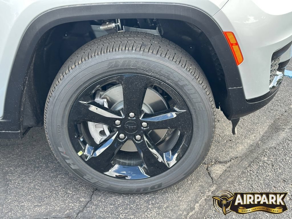 New 2025 Jeep Grand Cherokee L Altitude AWD/4WD image 10