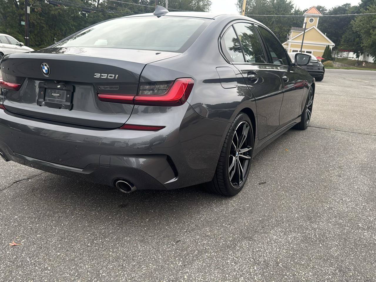Used 2019 BMW 330i xDrive Sedan w/ M Sport Package AWD/4WD image 9