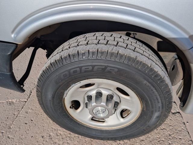 Used 2016 Chevrolet Express 2500 LS image 10