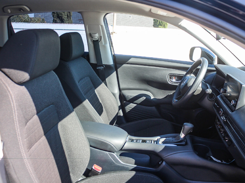 Certified 2025 Honda HR-V LX image 17