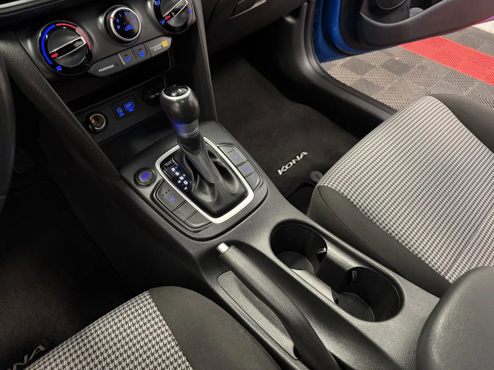 Used 2018 Hyundai Kona SEL w/ SEL Tech Package 02 FWD image 35