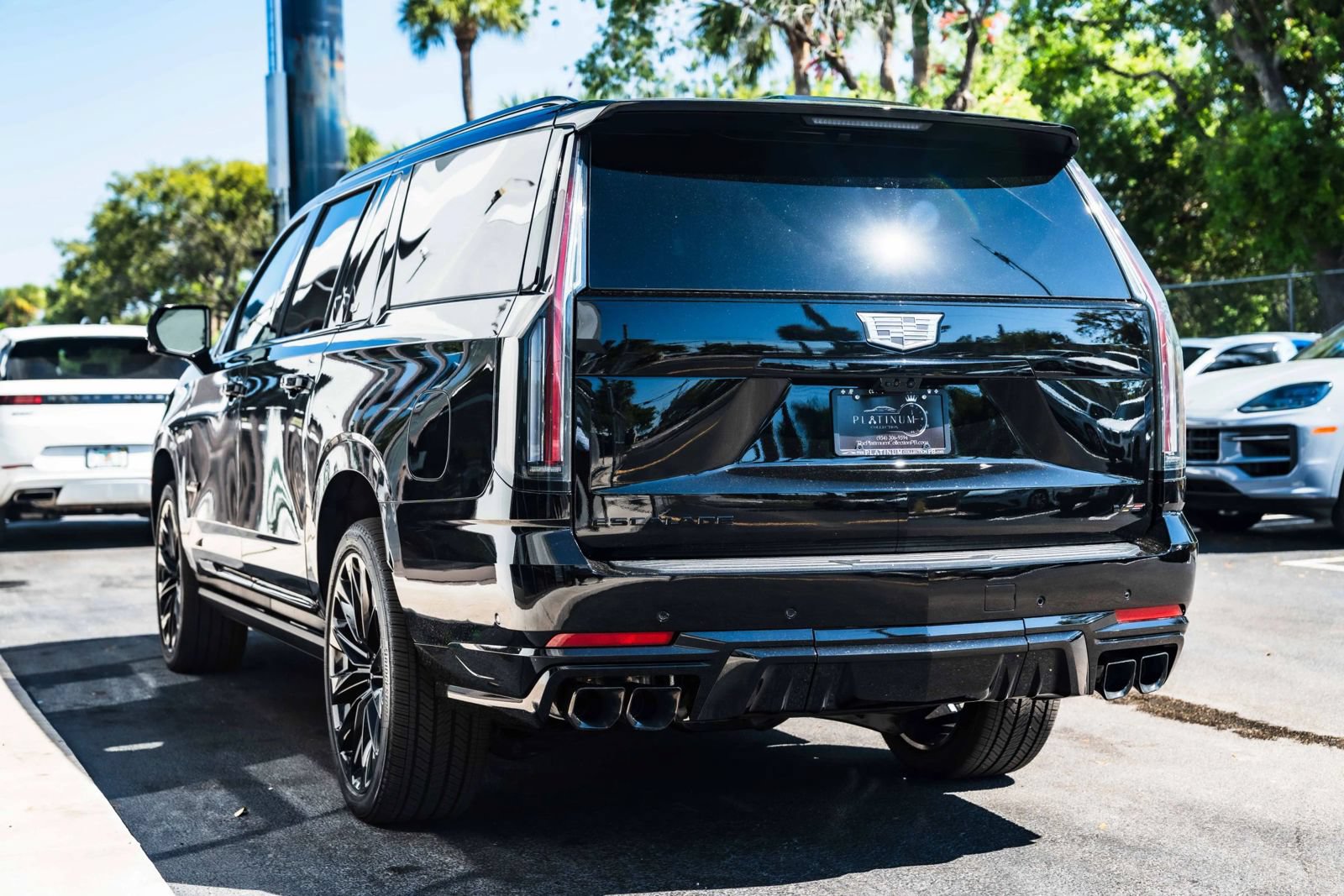 Used 2026 Cadillac Escalade ESV V w/ LPO, ONYX Package AWD/4WD image 12