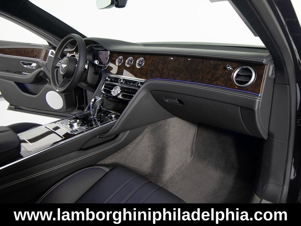 Used 2024 Bentley Flying Spur V8 AWD/4WD image 30