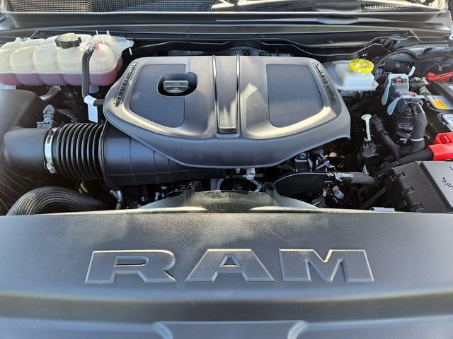Used 2025 RAM 1500 Laramie AWD/4WD image 30