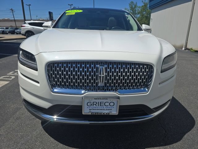 Used 2022 Lincoln Nautilus Reserve AWD/4WD image 2