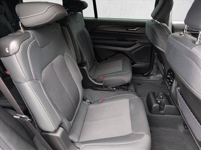 Used 2025 Jeep Grand Cherokee L Laredo RWD image 22