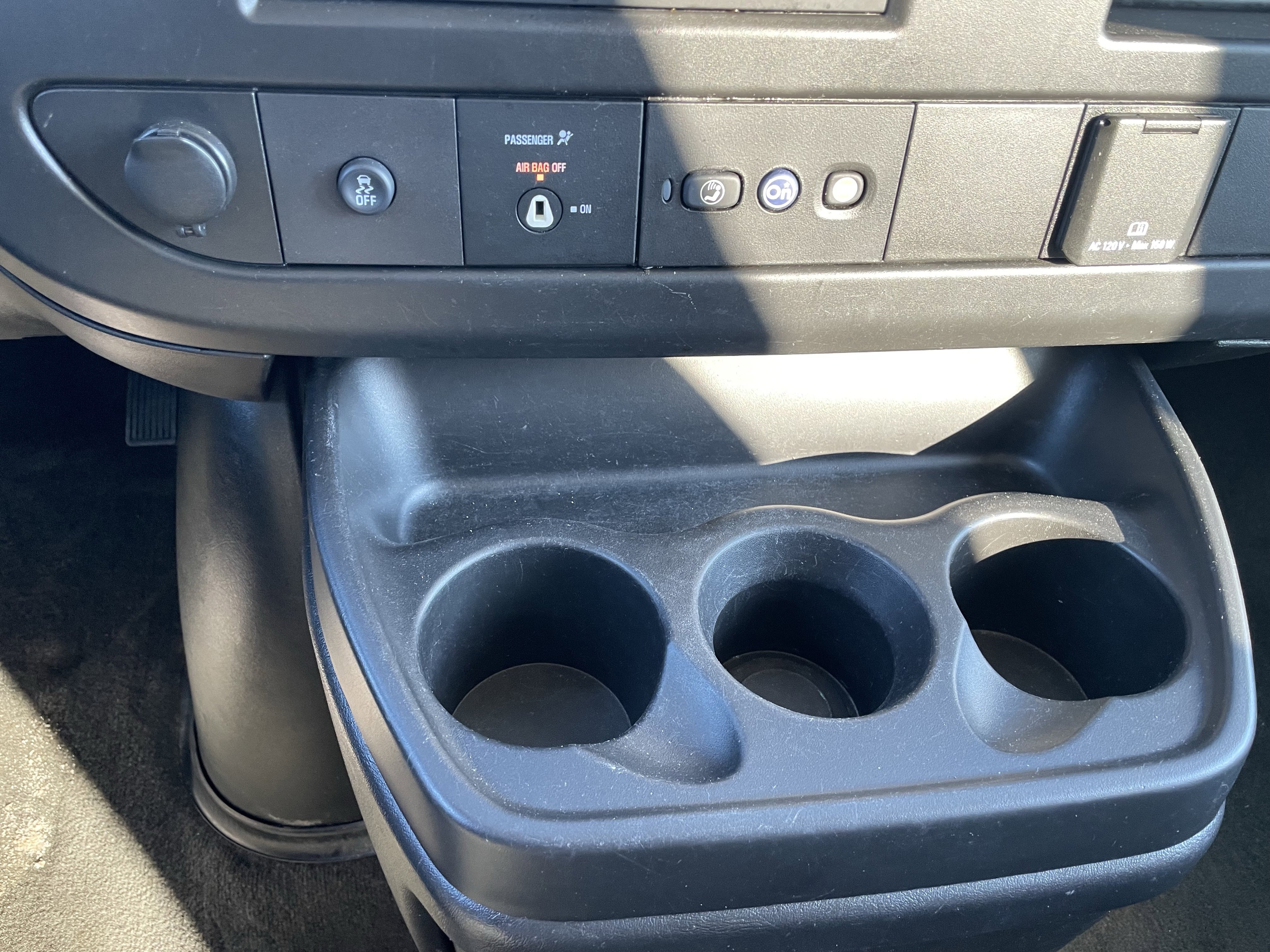 Used 2018 Chevrolet Express 2500 LT w/ LT Preferred Equipment Group image 24