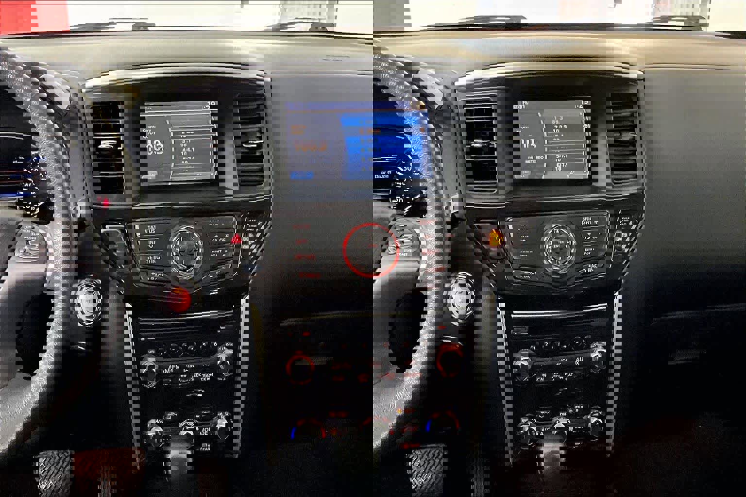 Used 2015 Nissan Pathfinder SL w/ Trailer Tow Package image 6