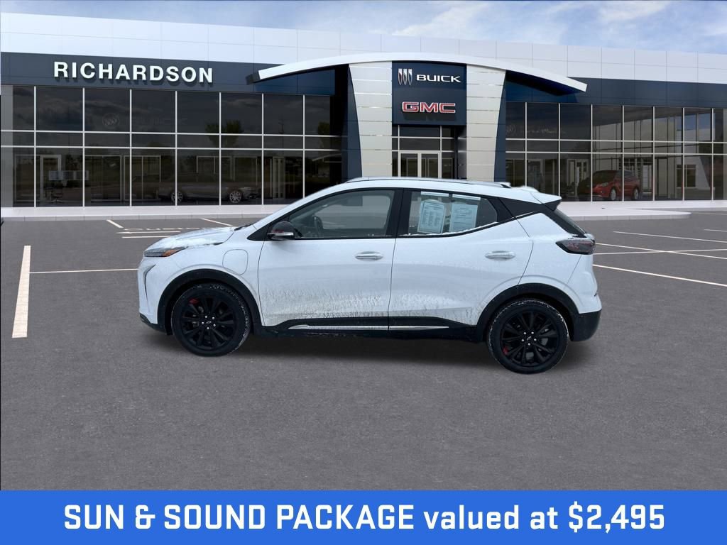Used 2023 Chevrolet Bolt EUV Premier w/ Sun & Sound Package image 2