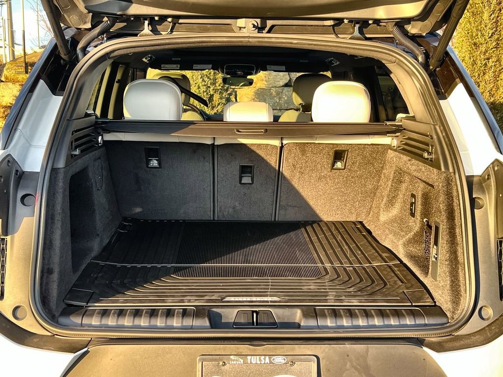 Used 2026 Land Rover Range Rover Sport SE image 18