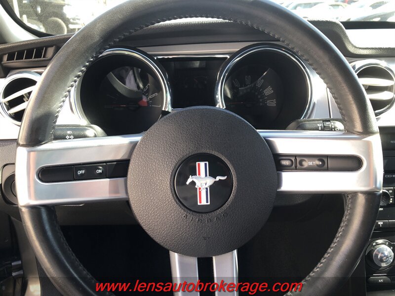 Used 2005 Ford Mustang Premium RWD image 17