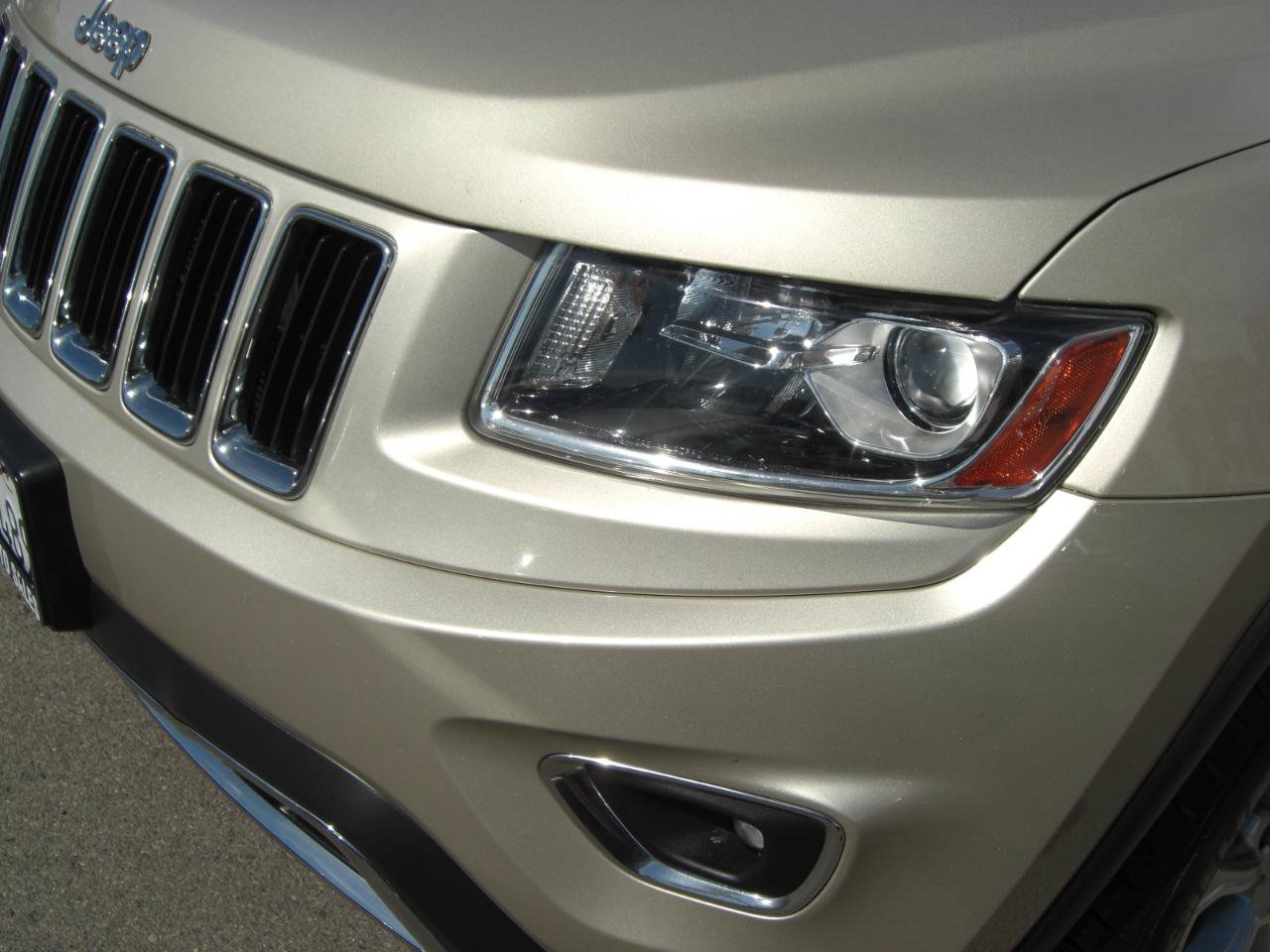 Used 2014 Jeep Grand Cherokee Limited w/ Trailer Tow Group IV AWD/4WD image 6