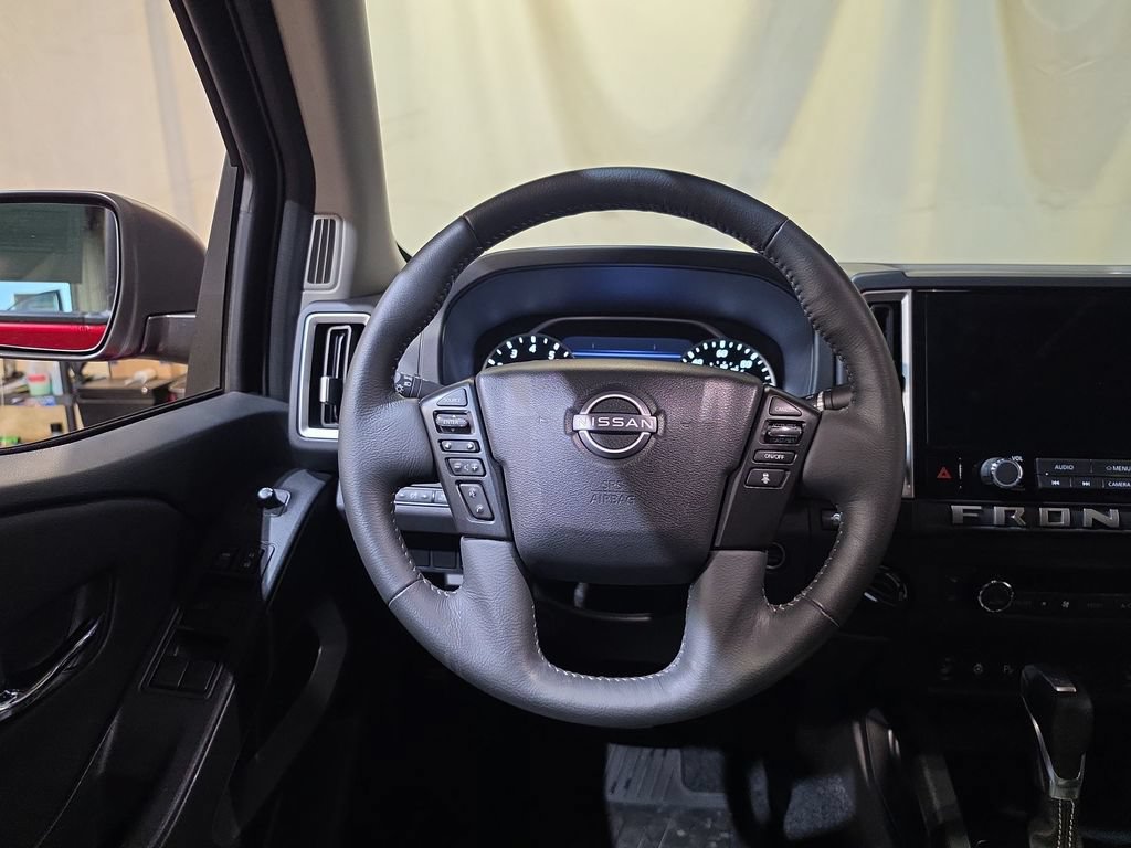 Used 2025 Nissan Frontier SL AWD/4WD image 11