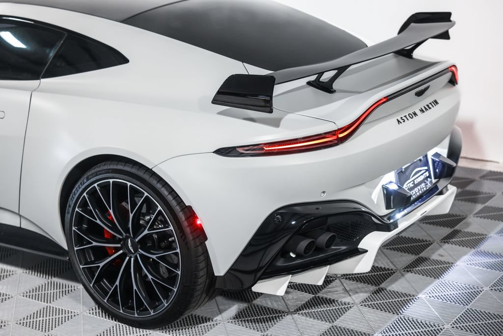Used 2023 Aston Martin V8 Vantage Coupe RWD image 19