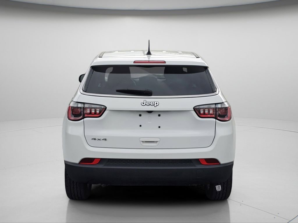 Used 2024 Jeep Compass Sport image 22