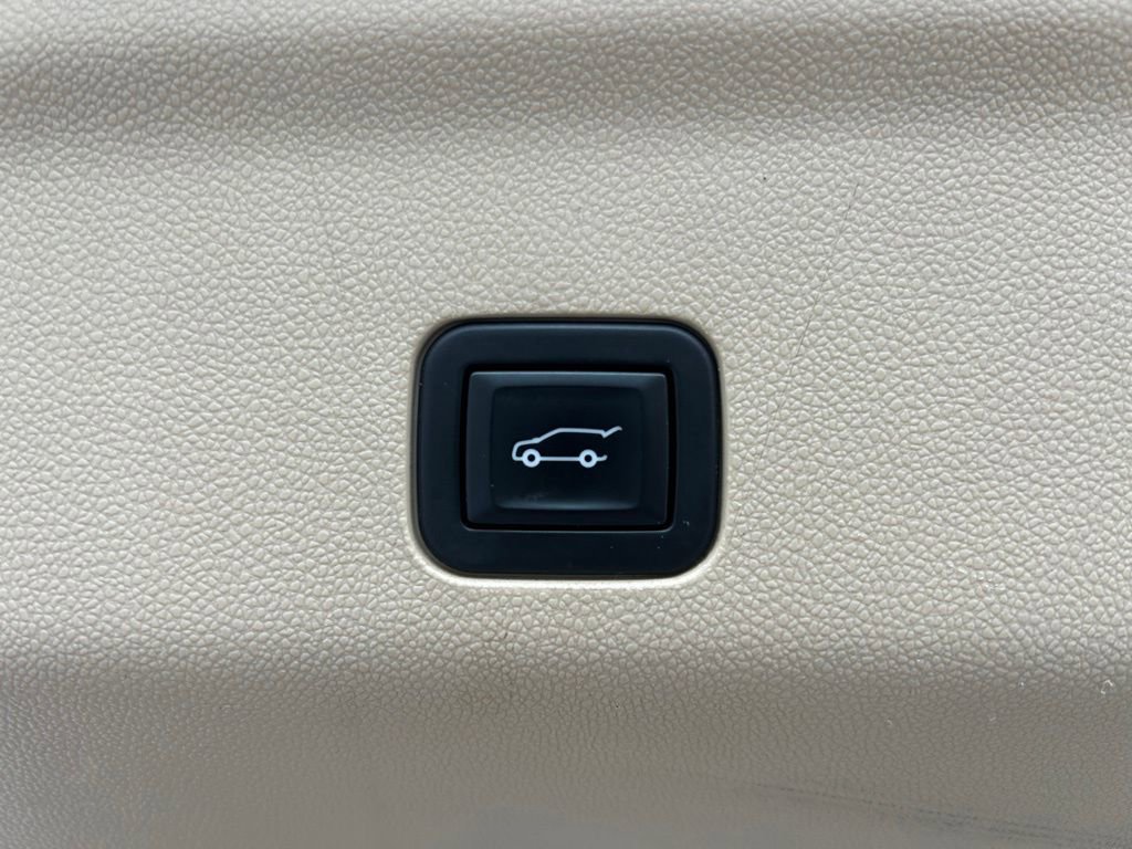 Used 2021 Cadillac Escalade ESV Premium Luxury w/ Driver Assist Tech Package image 44