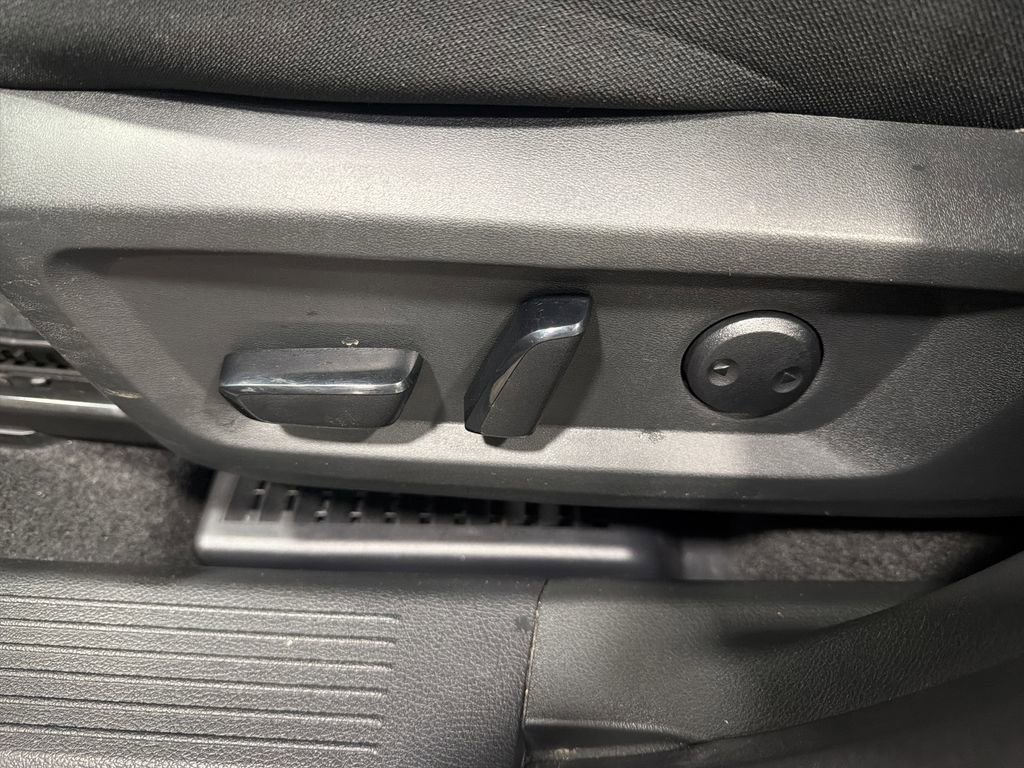 Used 2024 Nissan Rogue SV image 15