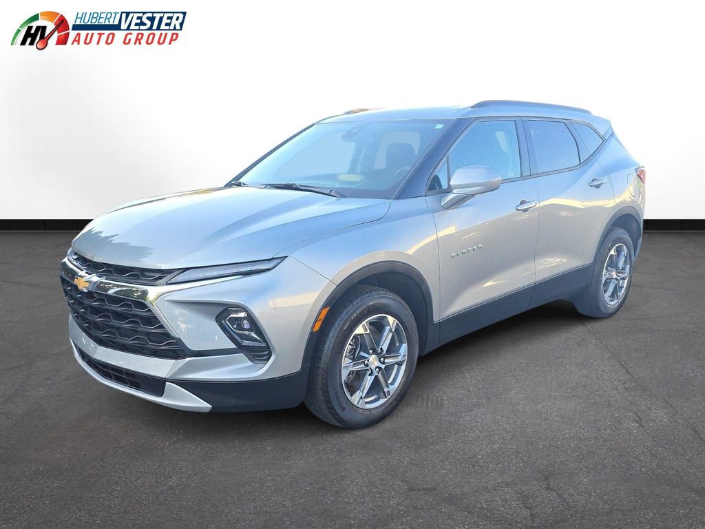 Used 2024 Chevrolet Blazer LT w/ Convenience Package FWD image 2