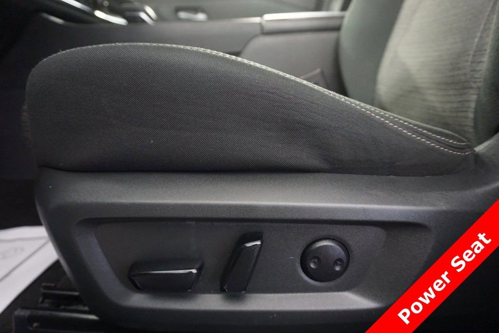 Used 2023 Nissan Rogue SV image 7